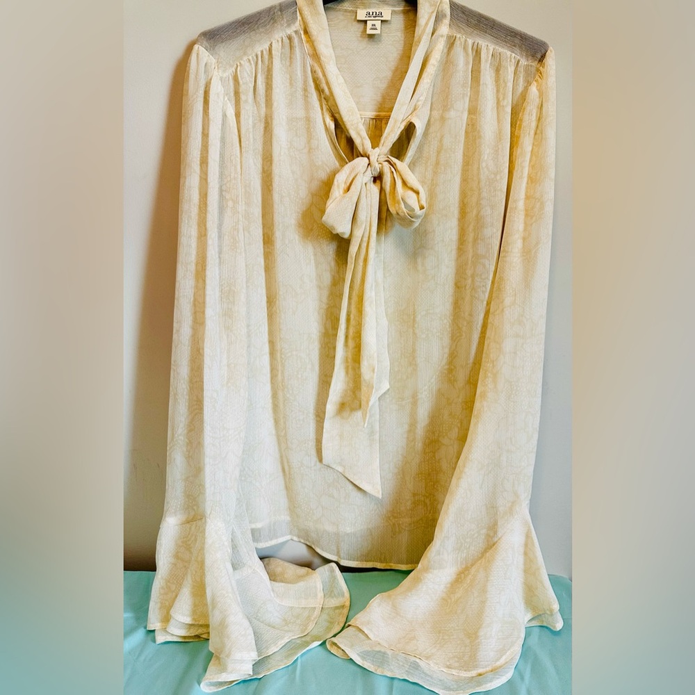 NWT. a.n.a Ivory Tie-Neck Ruffle Cuff Blouse Size: XXL - Picture 3 of 8